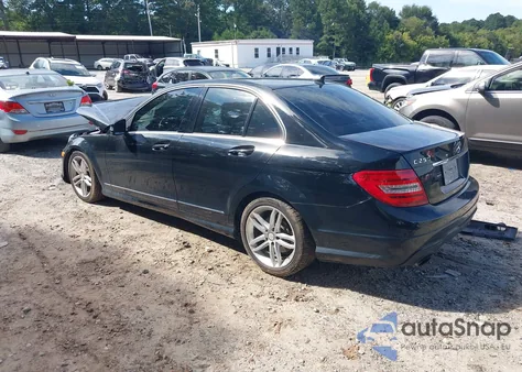 2013 Mercedes-Benz C 250 Sport из США, поврежденный, VIN WDDGF4HB9DR247177